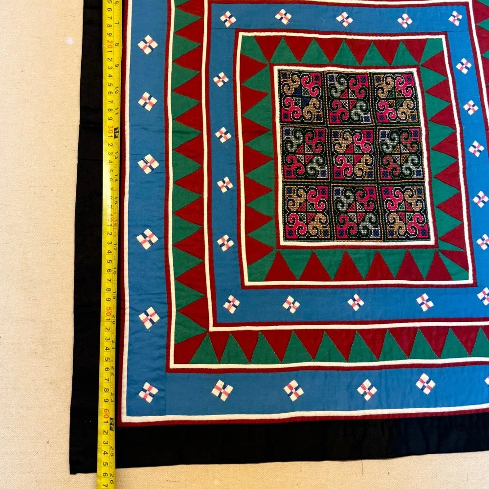 Vintage Hmong Paj Ntaub Story Cloth Hand Embroidered Wall Hanging 25x25 Blue Red